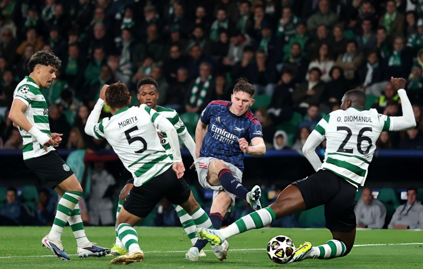 Arsenal gặp nhiều khó khăn trước lối chơi áp sát của Sporting CP