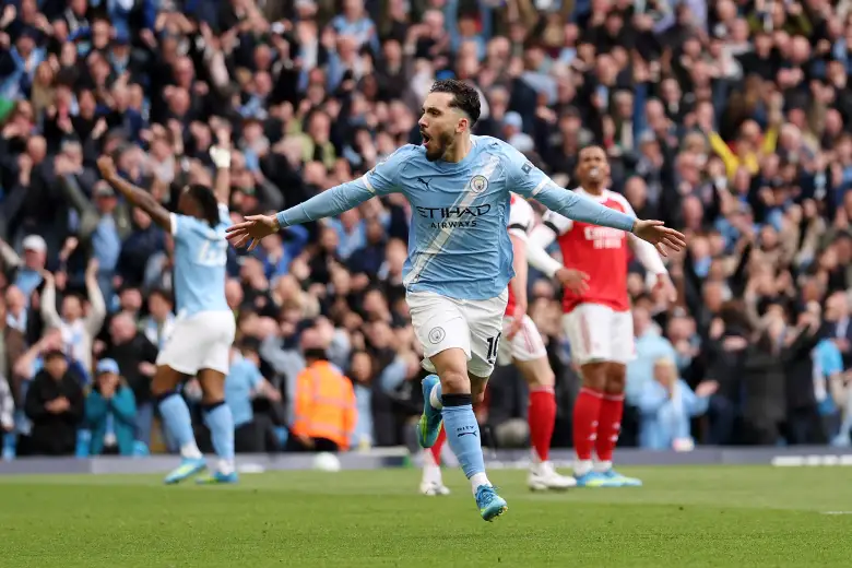 Rayan Cherki ghi bàn mở tỉ số cho Manchester City